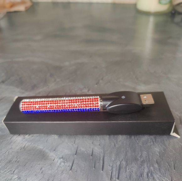 Detroit Pistons Crystal 510 Battery and Charger - Picture 2 of 7